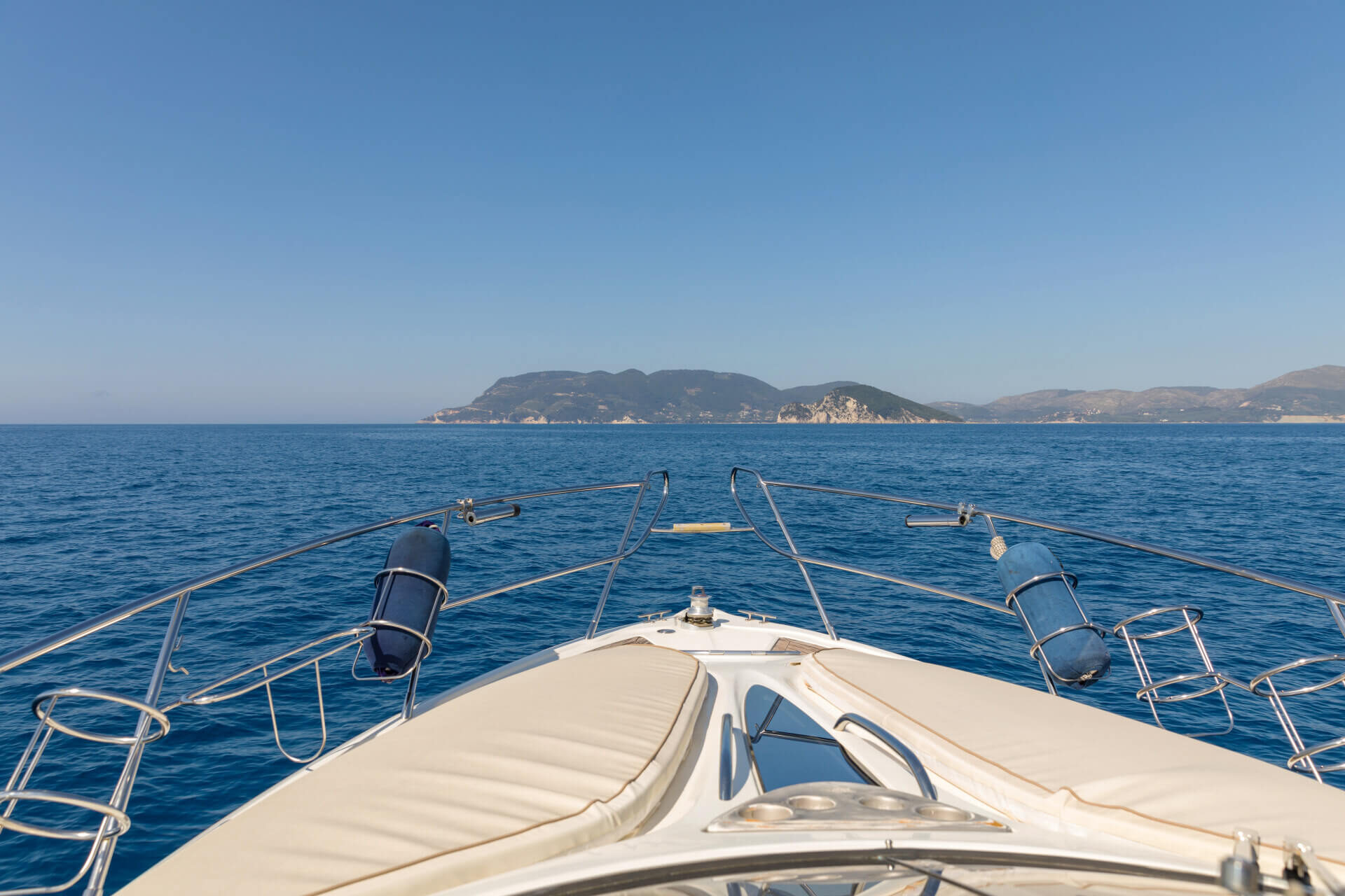 antimobleu_yachting_private_cruises_zakynthos