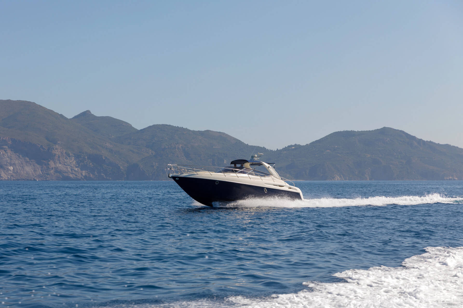 antimobleu_yachting_private_cruises_zakynthos