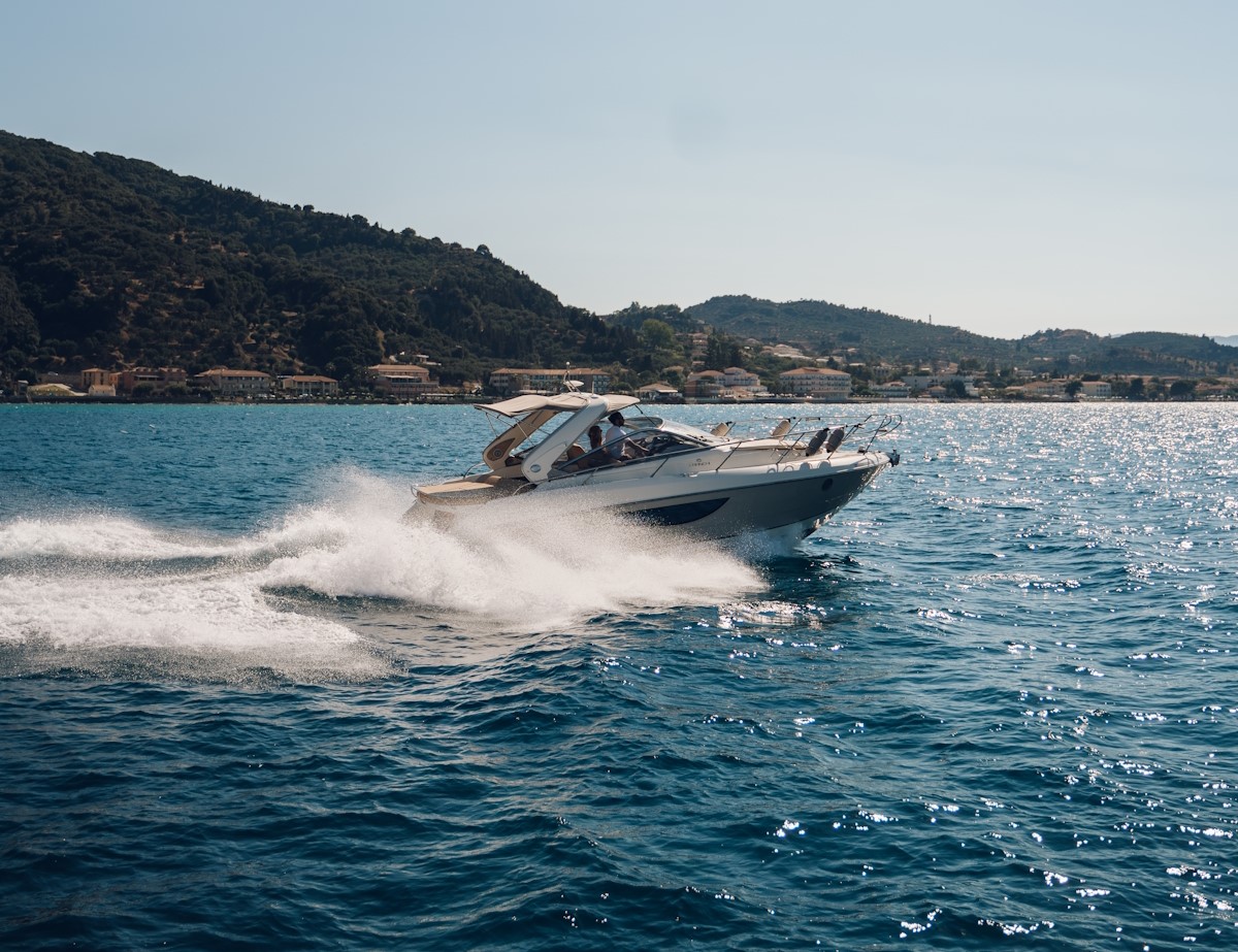 antimobleu_yachting_private_cruises_zakynthos
